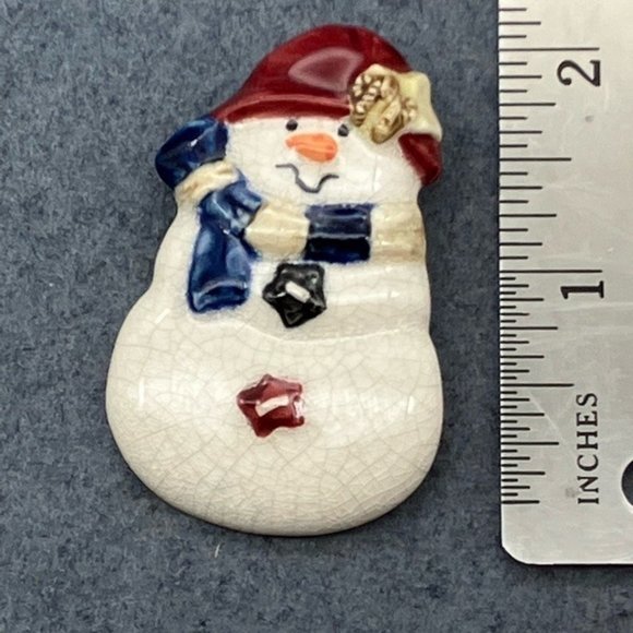 Christmas Pin Brooch Snowman Ceramic White Crazed Red Hat Star Blue Scarf Gold - Picture 4 of 6